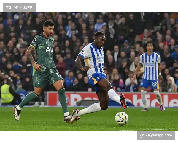 热刺对阵布莱顿展现战术变化 弗兰克延续长传球风格