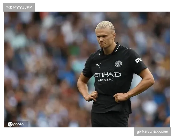 哈兰德本赛季英超已攻入二十二球 继续领跑射手榜展现统治力